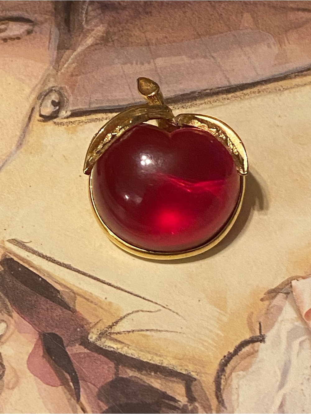 Coquette Grandmacore 70s Sarah Coventry Red Lucite Jelly Belly Apple Brooch Pin